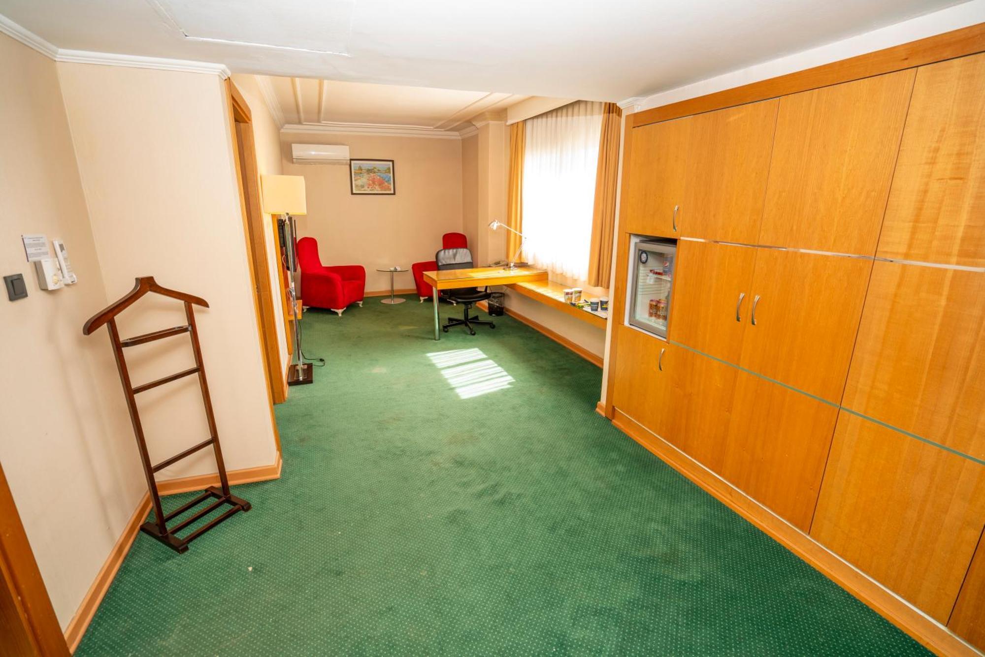 Anemon Kent Ege Otel Bornova Exterior photo